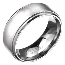 Prsten z oceli - obroučka s matným stříbrným pásem, lesklé okraje