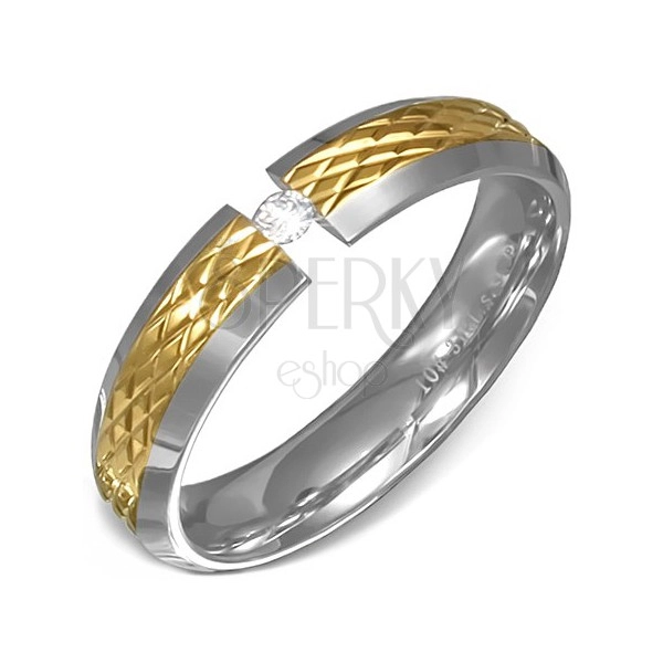 Prsten z oceli - zlatý vroubkovaný pás, stříbrné okraje a čirý kámen
