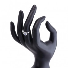 Zásnubní prsten ze stříbra 925 - oválný zirkon v korunce