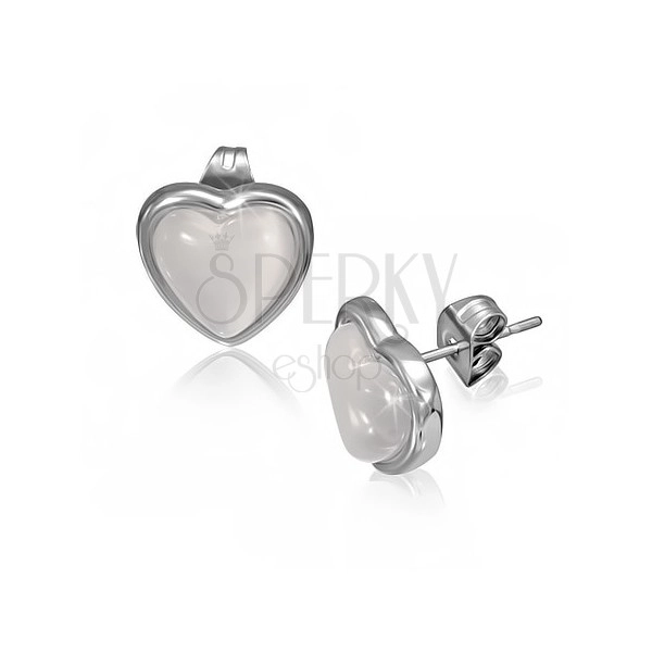 Náušnice z oceli s bělavým kamenem ve tvaru srdce v objímce